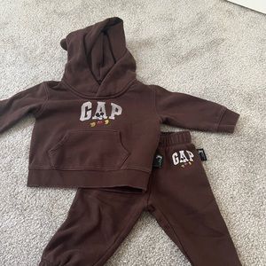 Mickey Gap Outfit